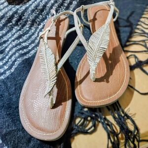 Elegant Tan Sandals with Leaf Design
